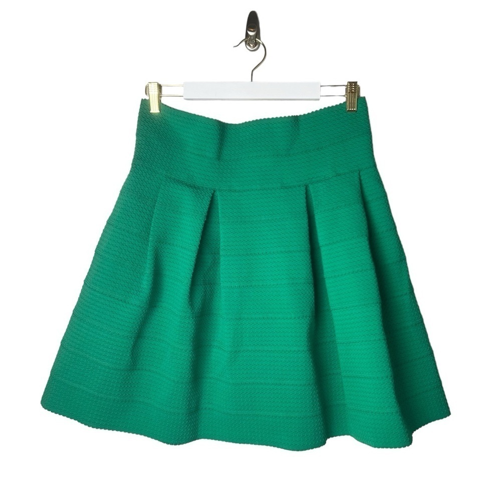 H&M Green Christmas Skirt Size L Women's Scalloped Elastic Stretchy St Patrick’s